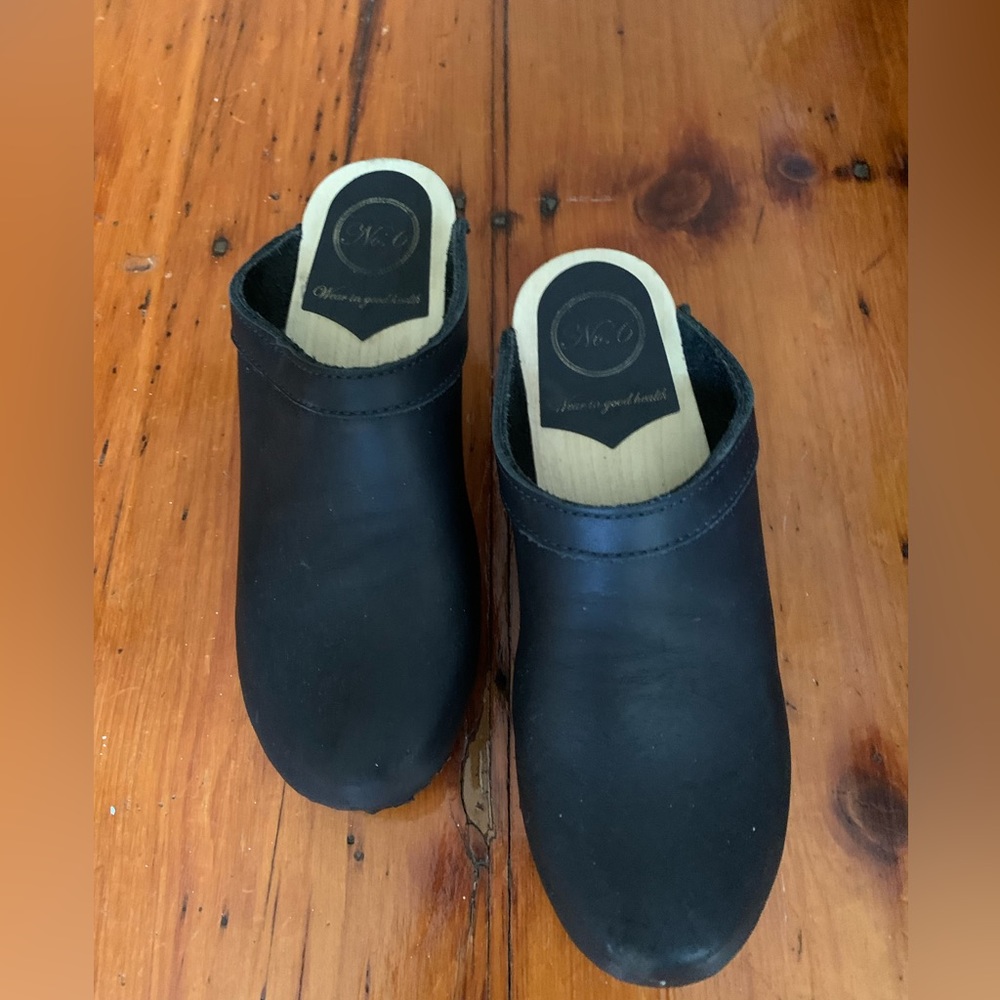 No. 6 black clogs